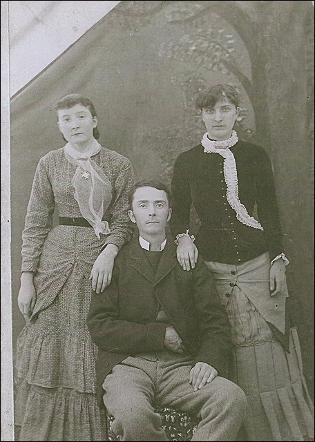 Peter Livingston Barker and sisters